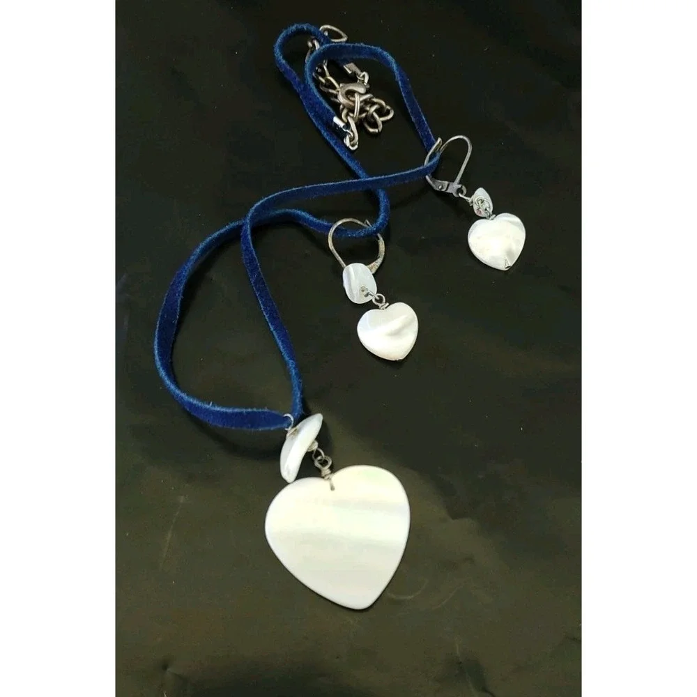 Vintage Mother of Pearl Heart Necklace Earrings Set Blue Velvet Cord 16in